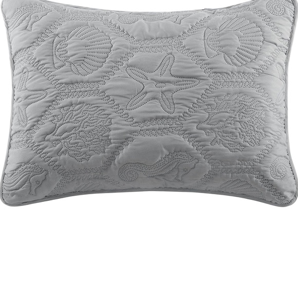 NWT VCNY Home King Quilt Set: Charming Beach Bedding Design in gray - Picture 3 of 7